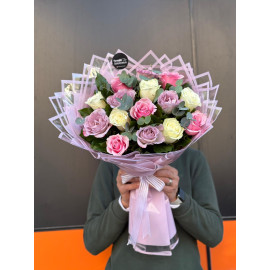 15 RENKLİ  GÜL BUKETİ