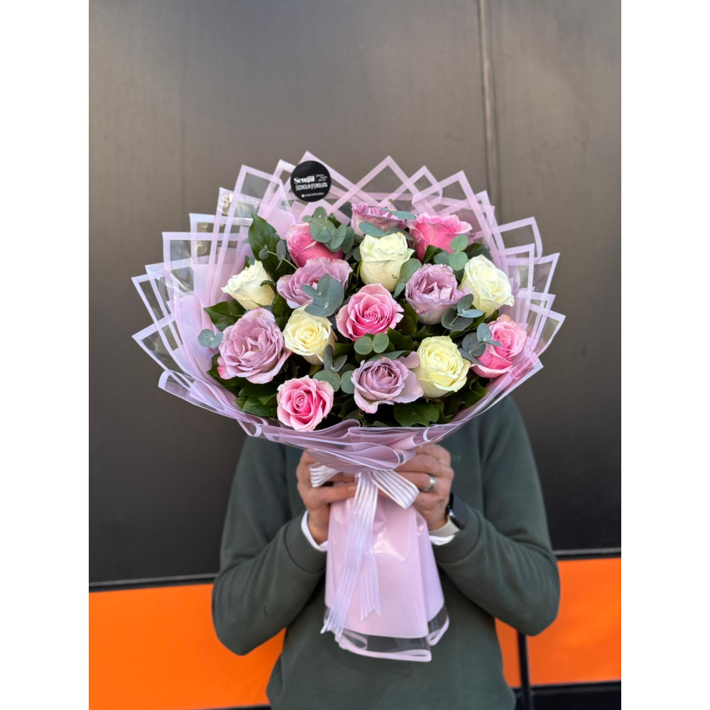 15 RENKLİ  GÜL BUKETİ