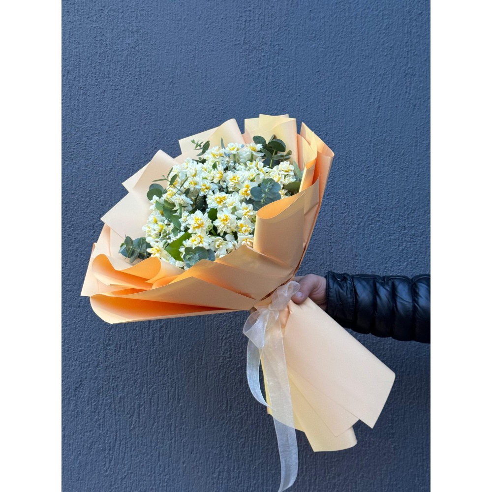 KOKULU NERGİS BUKETİ